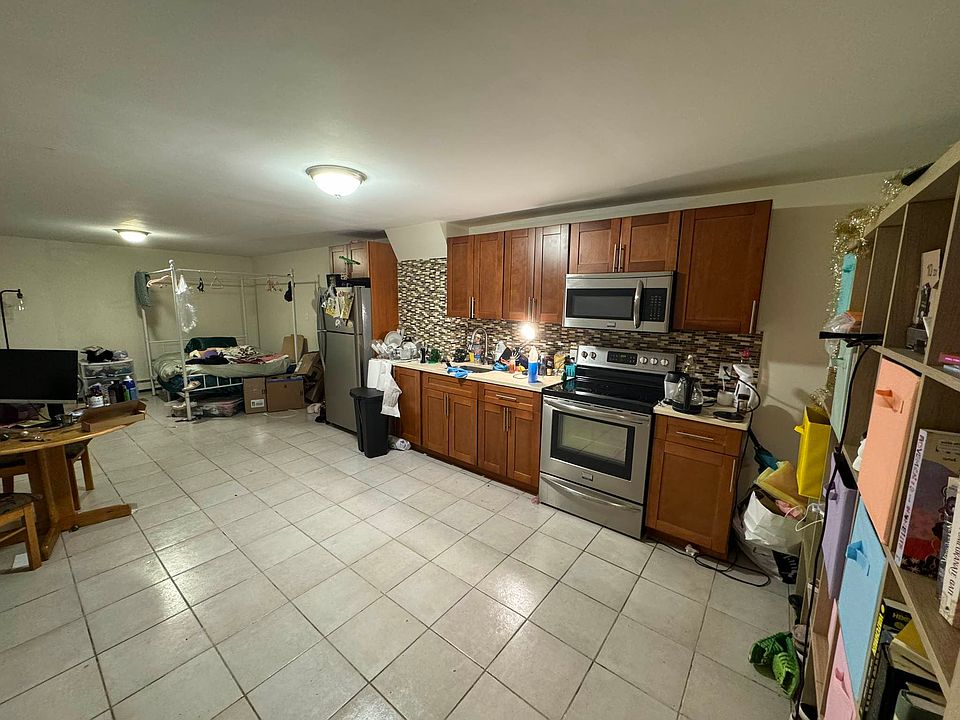 2nd image of 31-14 31st St #L