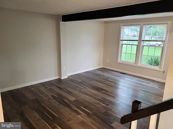 4th image of 1110 Cavendish Dr