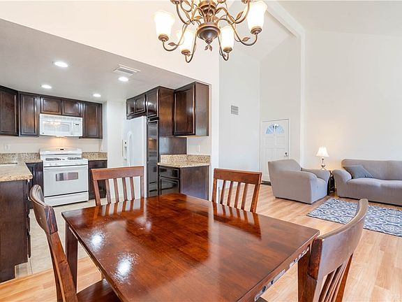 5th image of 22040 Gault St Unit 34
