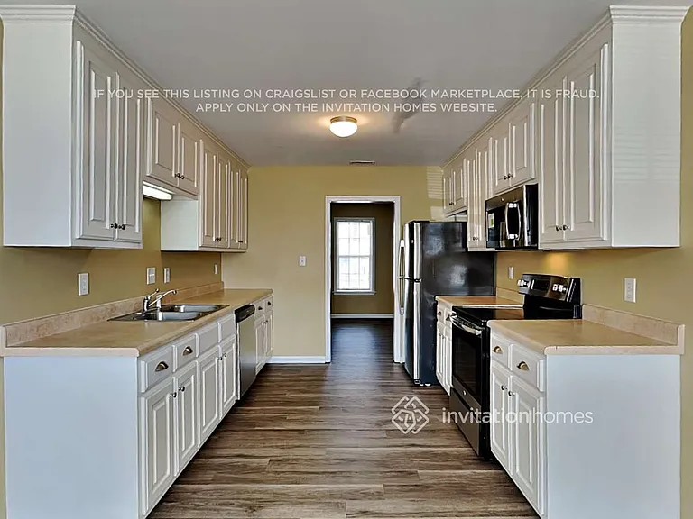 302 Whitehall Ct — Photo 6