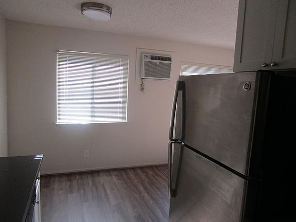 4th image of 2407 V St APT 4
