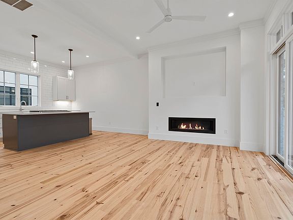 5th image of 38 Claussen Ave