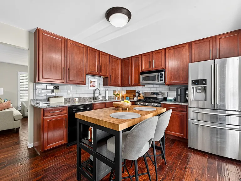 205 Coachgate Ln — Photo 8