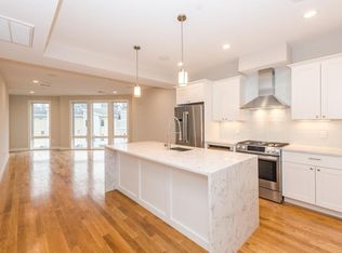 275 Old Colony Ave #10, South Boston, MA 02127