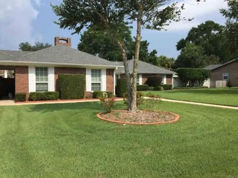 4121 Stringfield Dr — Photo 2