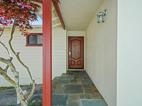2nd image of 2155 Crestmoor Dr