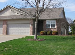 5032 56th Avenue Ct, Bettendorf, IA