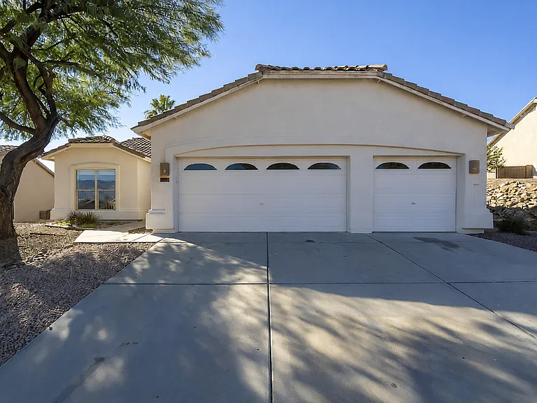 2335 W Noble Heights Dr — Photo 1