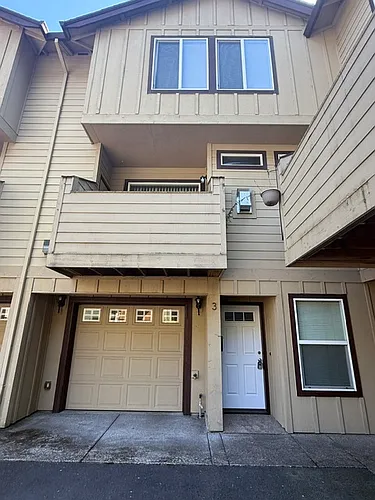 4 SW Boundary St #3 Photo 1