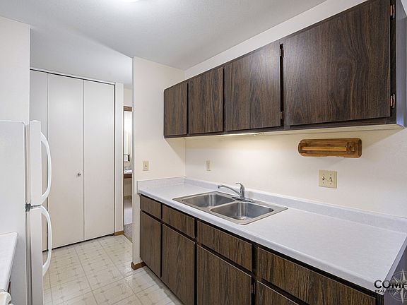 5th image of 716 W Grand Ave #308