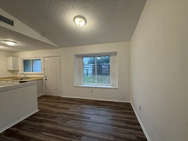 939 Carom Way — Photo 4