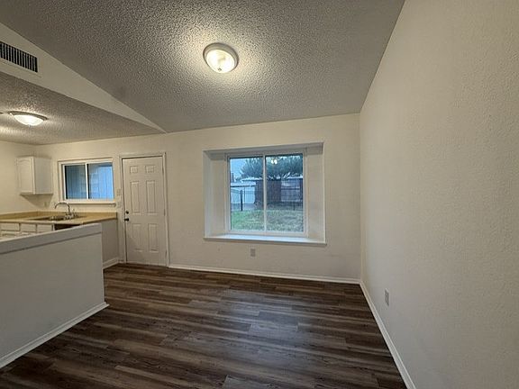 4th image of 939 Carom Way