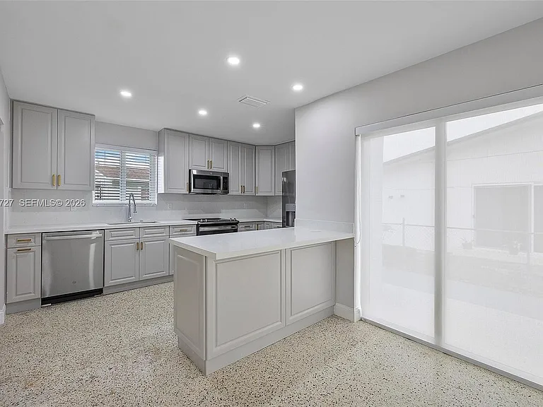 3820 SW 92nd Ave #3820 — Photo 9
