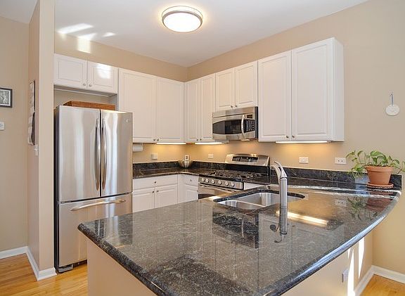 4th image of 1048 W Lill Ave