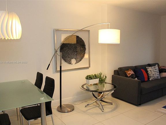 4th image of 1750 N Bayshore Dr APT 2210