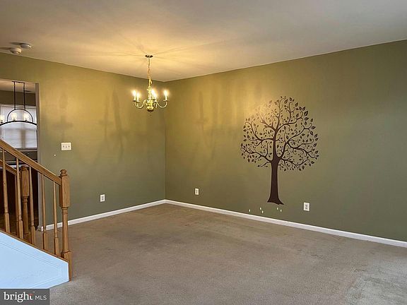 4th image of 902 Alexandria Way