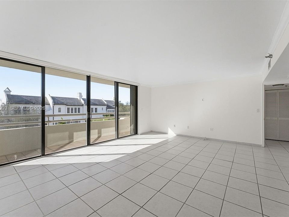 1st image of 441 Valencia Ave APT 302