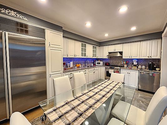 1st image of 20-54 45th St #2