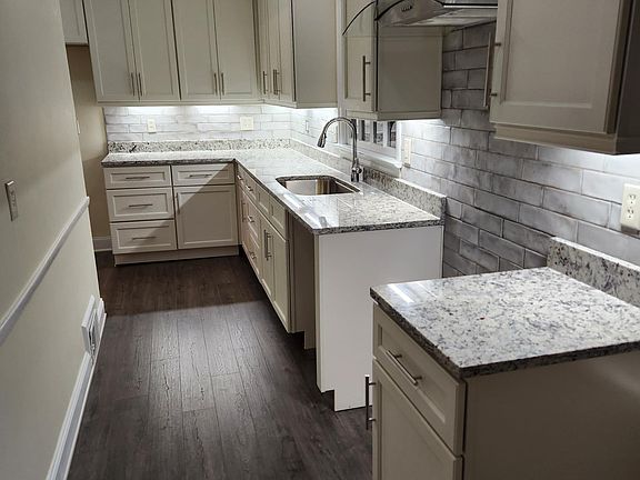 5th image of 2339 Lavista Rd NE
