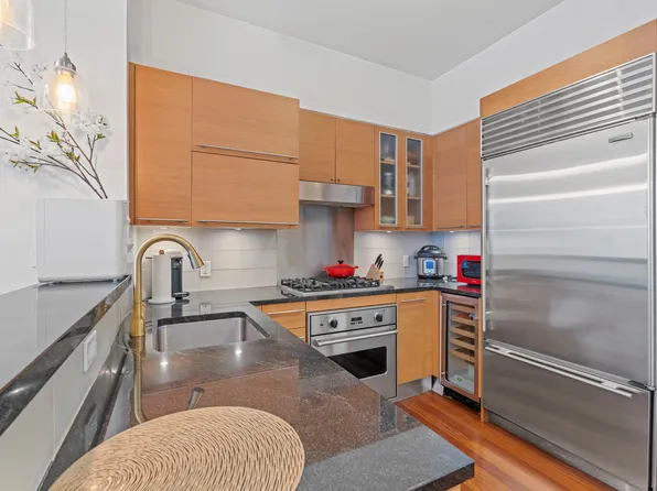 10 West End Avenue image 4 of 18