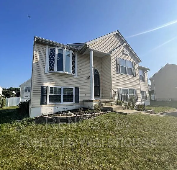 9 Snug Lagoon Ct — Photo 1