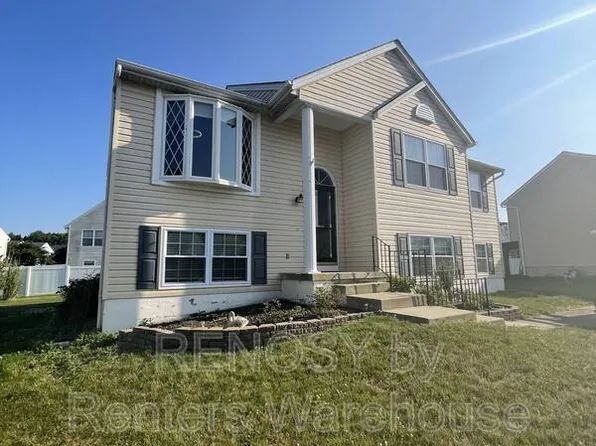 9 Snug Lagoon Ct, Middle River, MD 21220