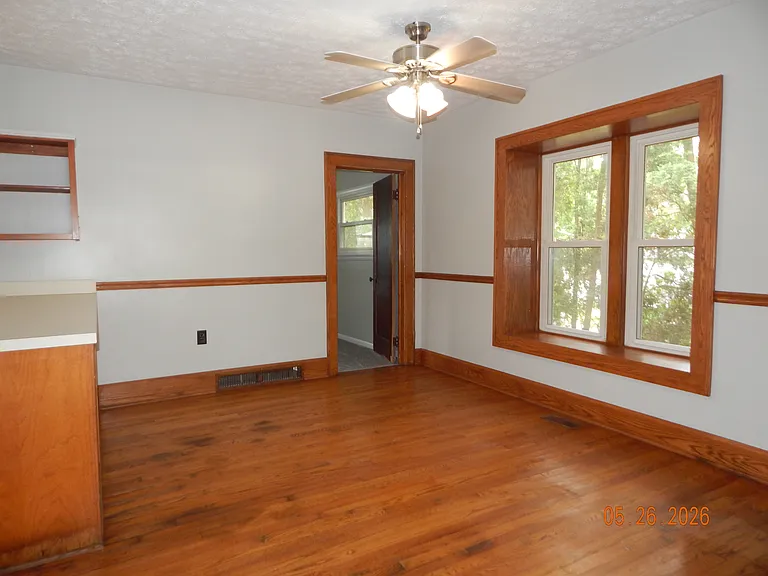 206 Mohican Ave — Photo 9