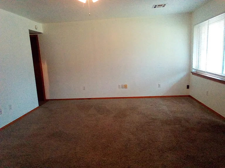 312 E Cedar Ln — Photo 19