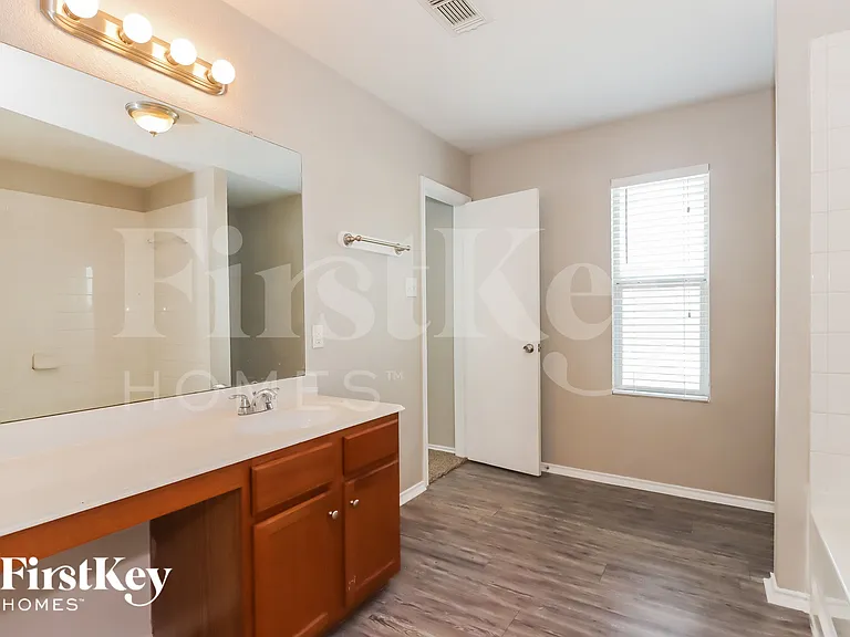 5018 Cottage Creek Ln — Photo 10