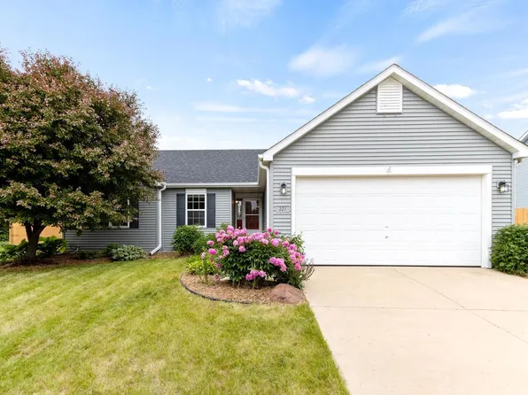 221 Brookstone Drive, Lake Mills, WI 53551