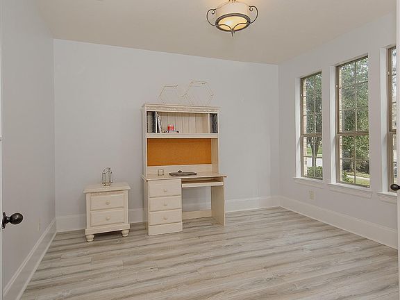 4th image of 9930 Pennymill Dr