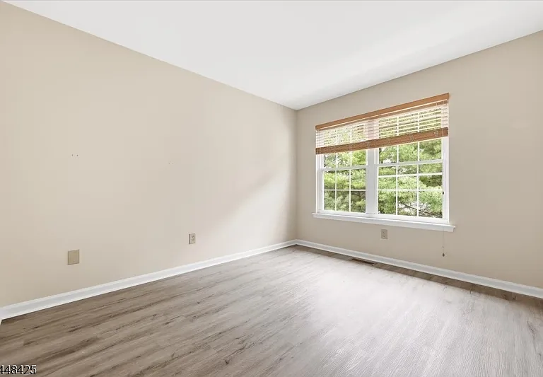 604 Knollwood Ct — Photo 23