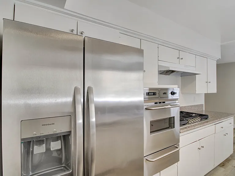 1452 Berkeley St #2 — Photo 9