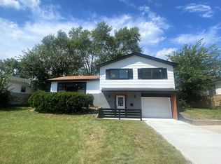 9130 S 88th Ave, Hickory Hills, IL