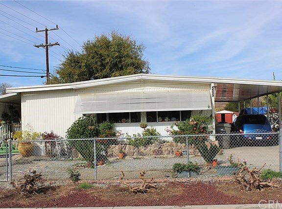 2nd image of 44524 Woodrow Way