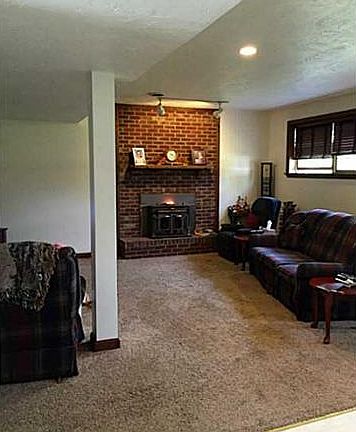 5th image of 376 Vernon Dr
