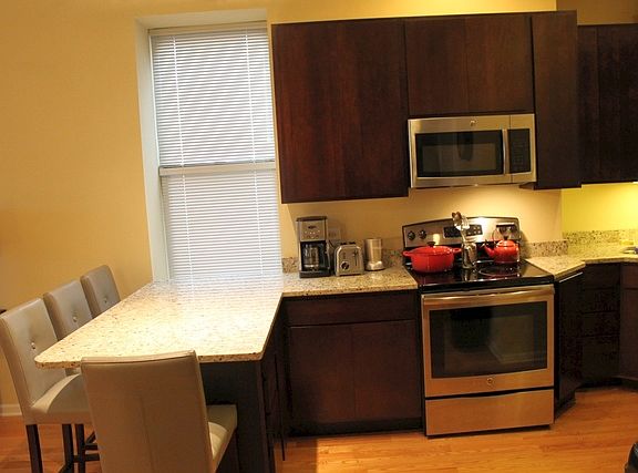 4th image of 1777 N Clybourn Ave #2F