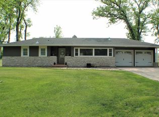 220 Souris Dr, Minot, ND 58701