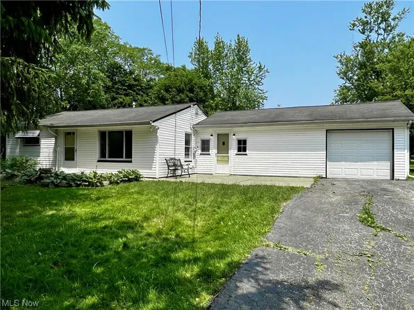 3229 Winchell Rd, Mantua, OH 44255