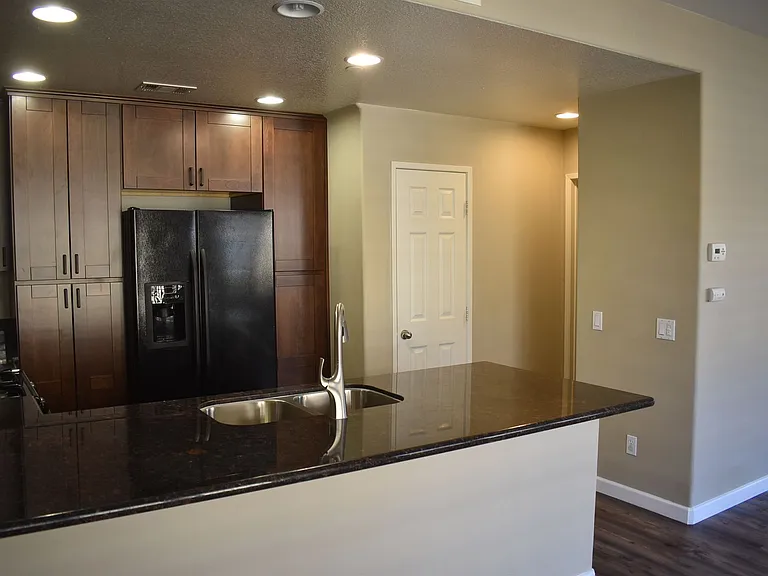 1815 Montilla St — Photo 3