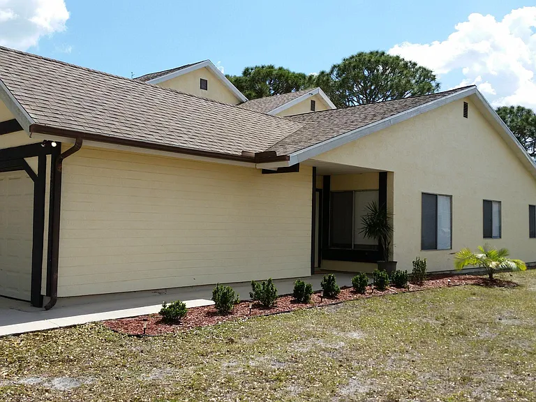 1333 SE Rivergreen Cir — Photo 2
