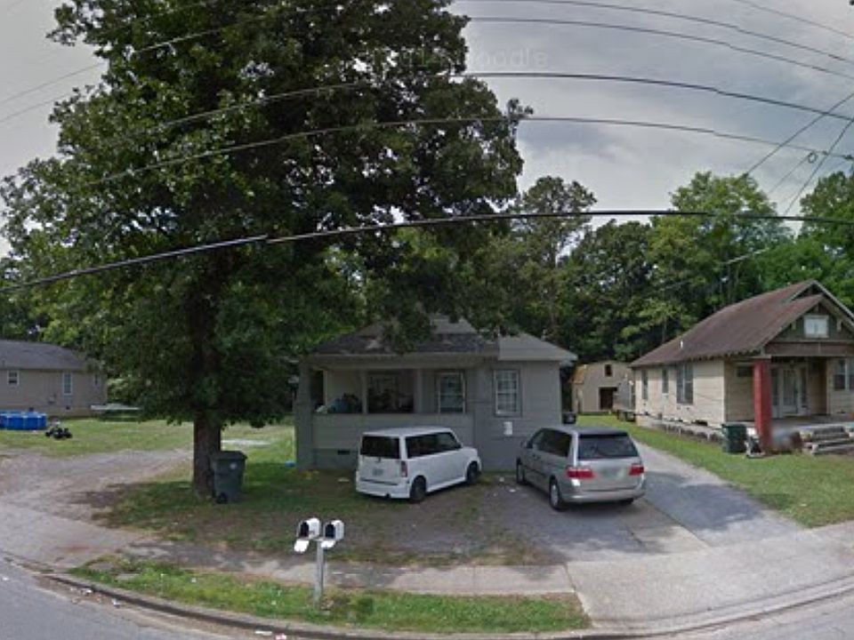 1st image of 1912 E 32nd St