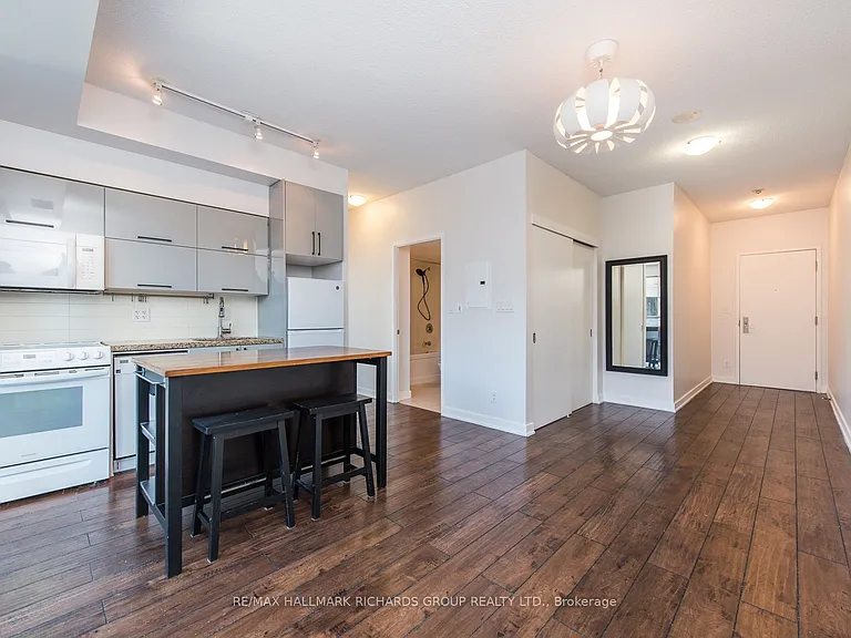 126 Simcoe St #1507 — Photo 7