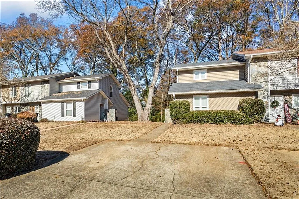 2 bed, 2.0 bath, 1070 sqft, $1,700 — Photo 2