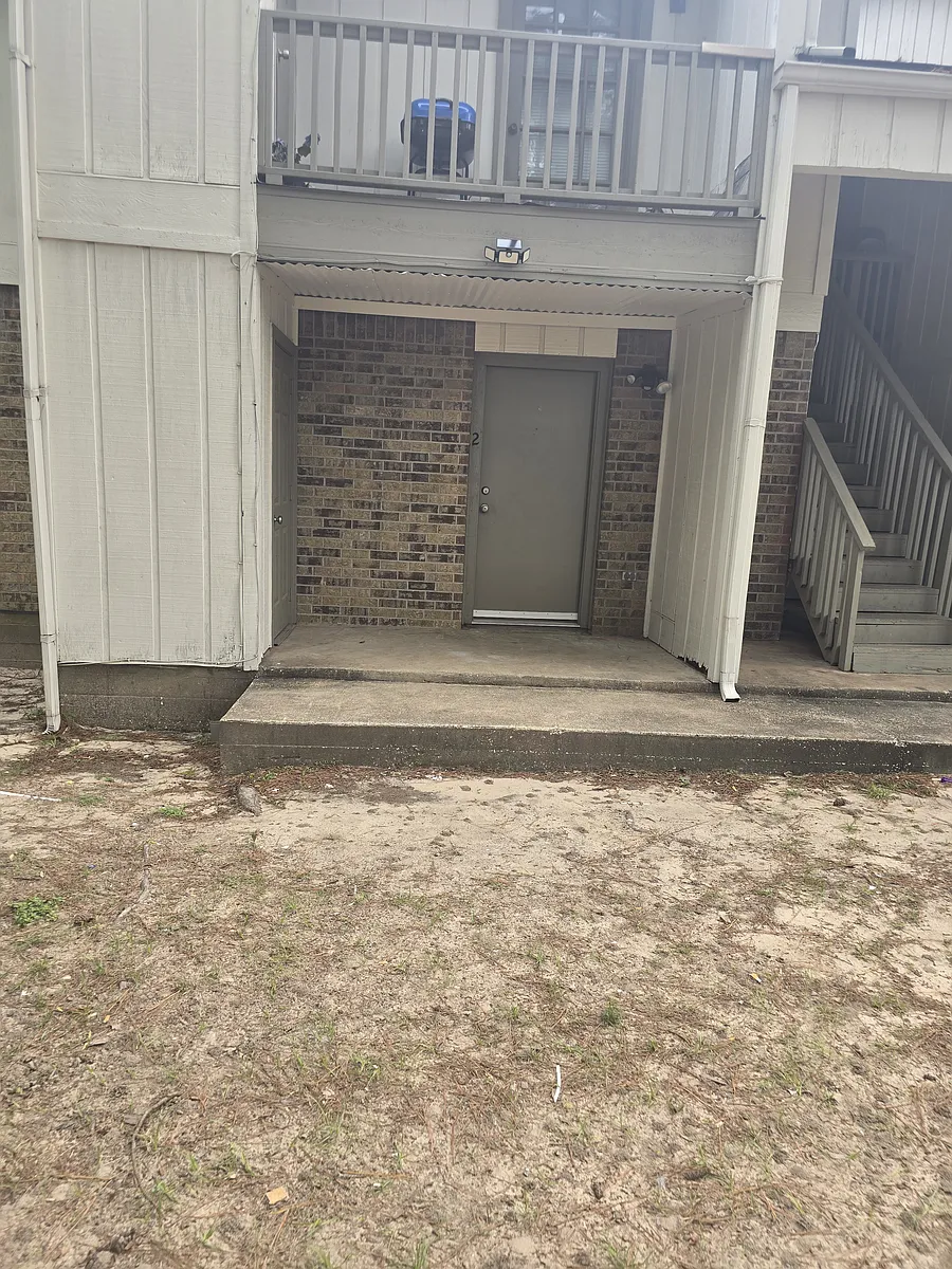Building Photo - 1329 Windsor St #2