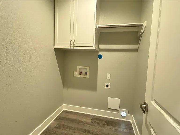 737 Ebenezer Ln — Photo 24
