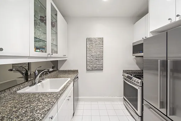 Rented by Compass | media 32