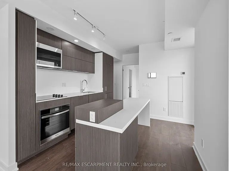 370 Martha St #1503 — Photo 7