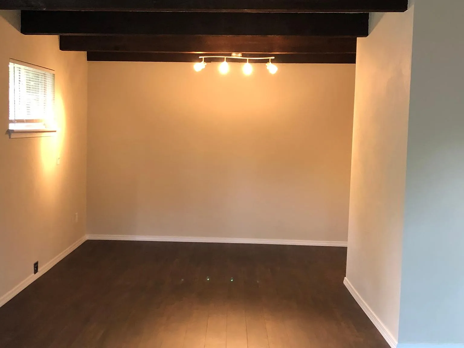 3 bed, 2100 sqft, $1,595 — Photo 3