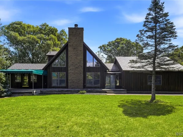 2811 Bullis Rd, Elma, NY 14059
